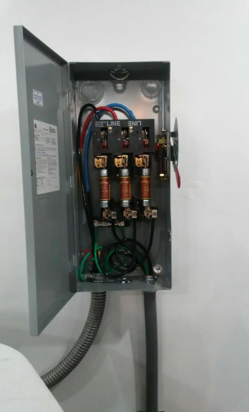 Three-phase disconnect switch installed for Smoke Detector Installation in San Mateo